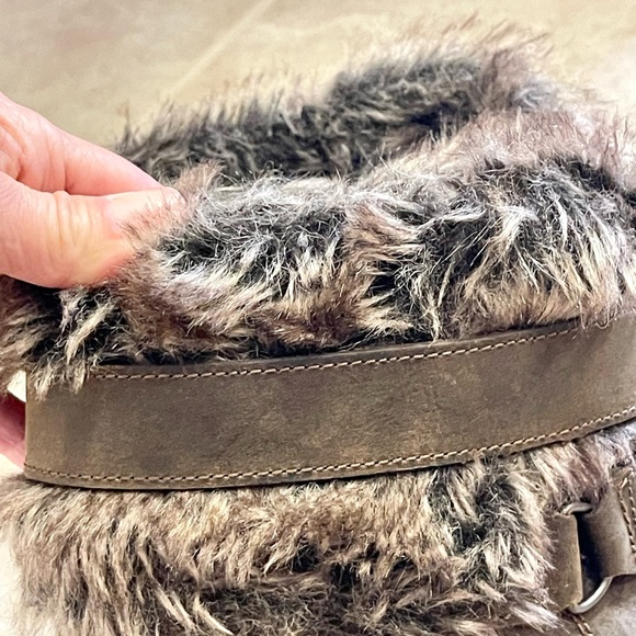 Awesome Sorel faux fur cuff booties! - Picture 10 of 15